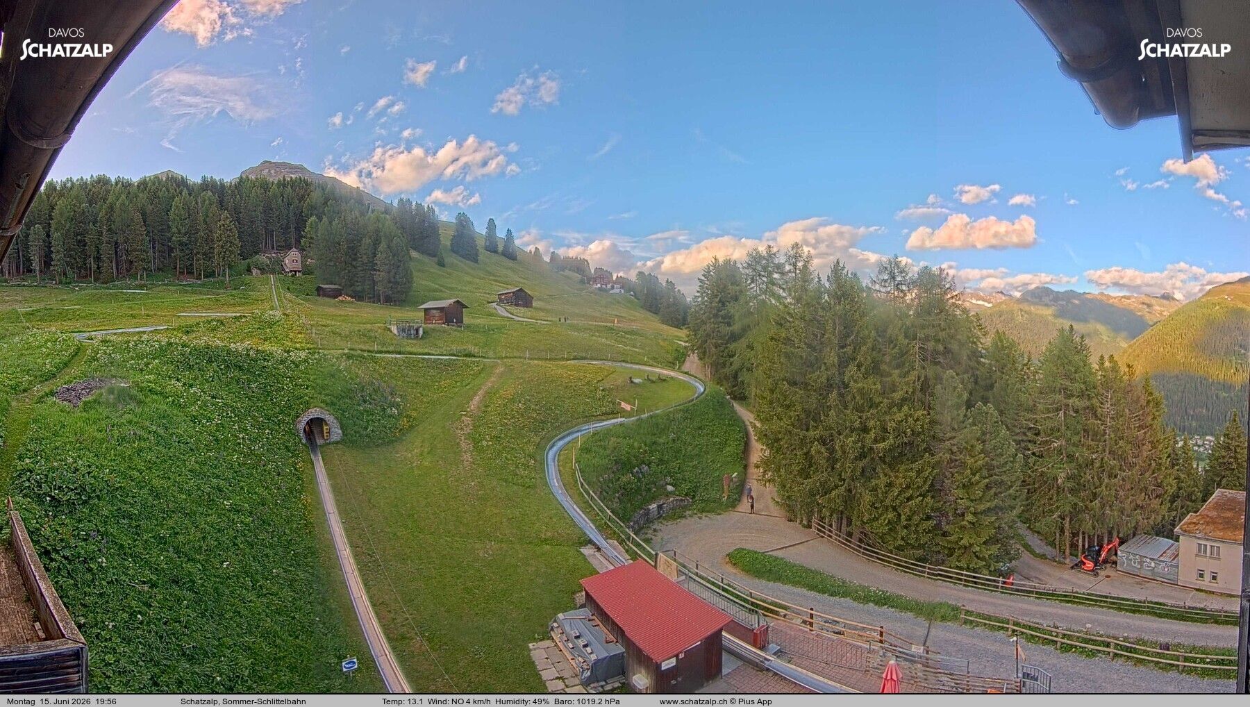 Davos: Sommer-Schlittelbahn, Blick zur Strelaalp
