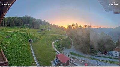 Davos: Sommer-Schlittelbahn, Blick zur Strelaalp