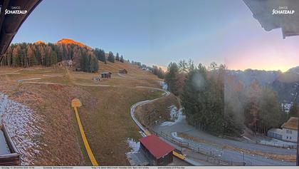 Davos: Sommer-Schlittelbahn, Blick zur Strelaalp