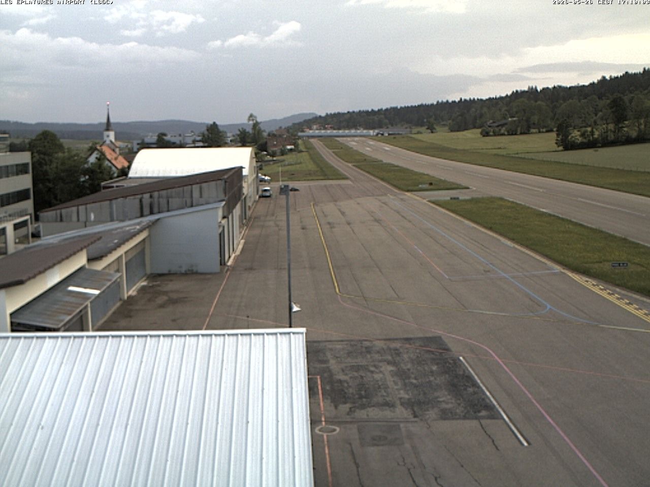La Chaux-de-Fonds › Südwesten: Airport Les Eplatures - Temples des Éplatures