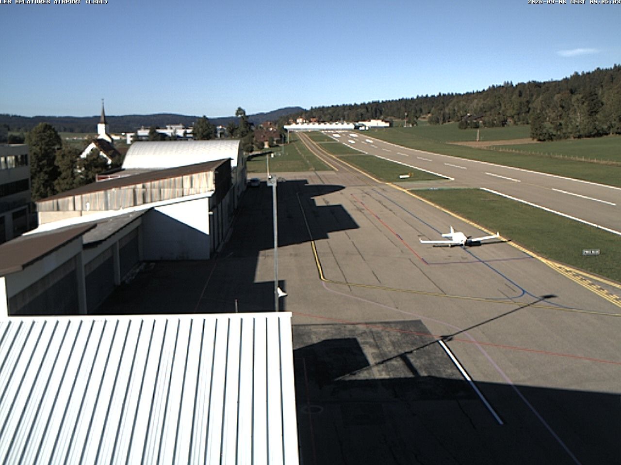 La Chaux-de-Fonds › Südwesten: Airport Les Eplatures - Temples des Éplatures