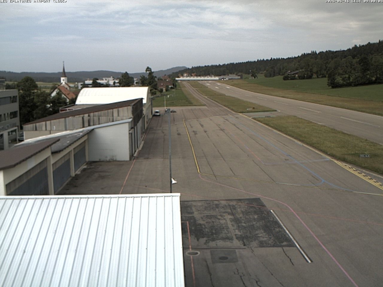 La Chaux-de-Fonds › Südwesten: Airport Les Eplatures - Temples des Éplatures