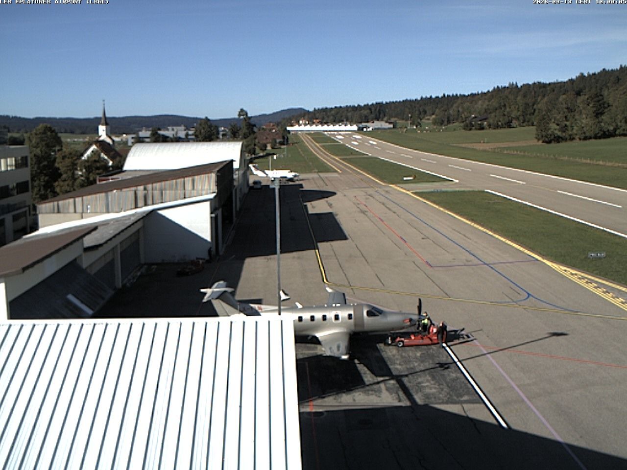 La Chaux-de-Fonds › Südwesten: Airport Les Eplatures - Temples des Éplatures