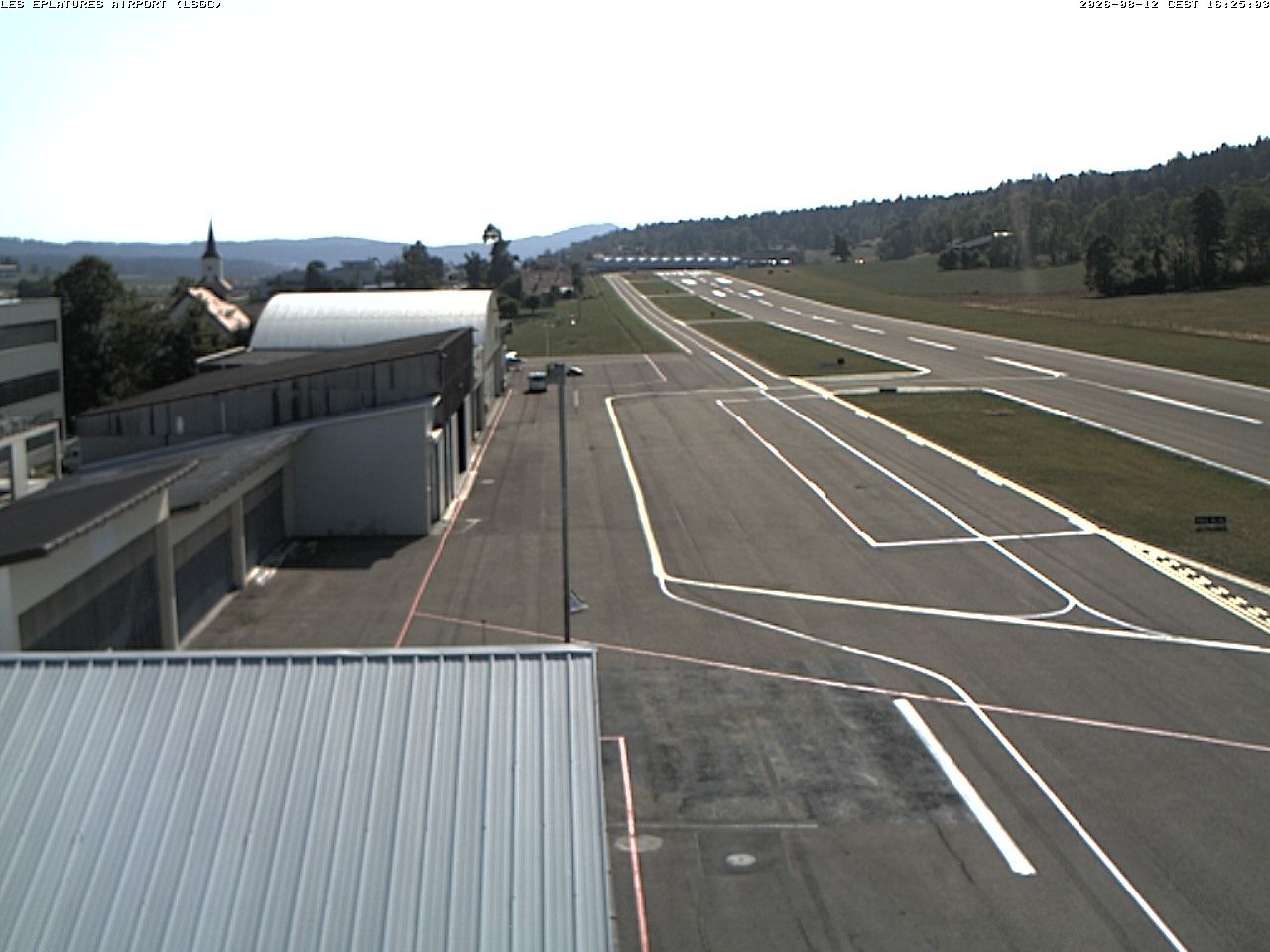 La Chaux-de-Fonds › Südwesten: Airport Les Eplatures - Temples des Éplatures
