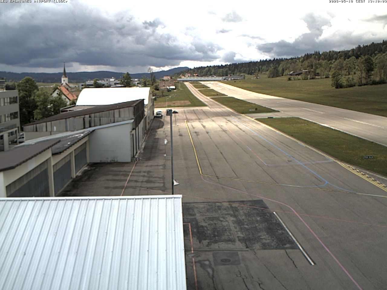 La Chaux-de-Fonds › Südwesten: Airport Les Eplatures - Temples des Éplatures