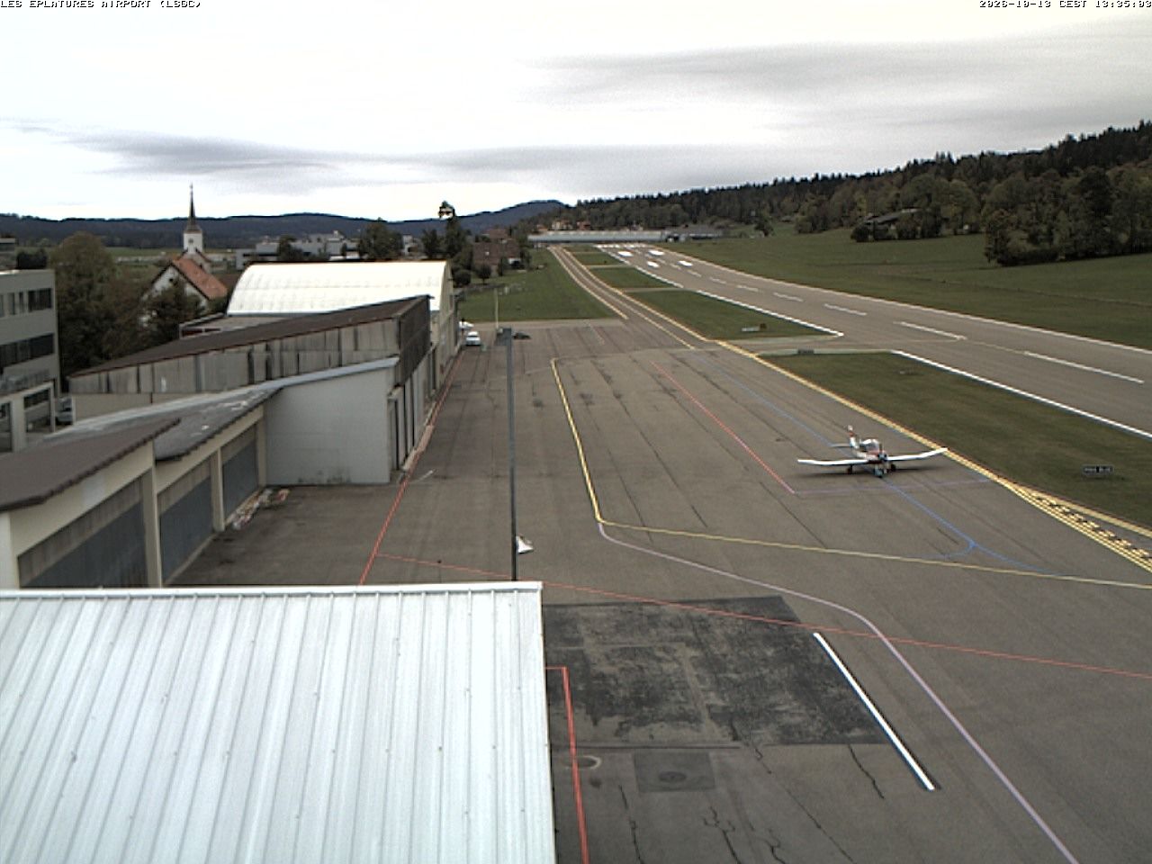 La Chaux-de-Fonds › Südwesten: Airport Les Eplatures - Temples des Éplatures