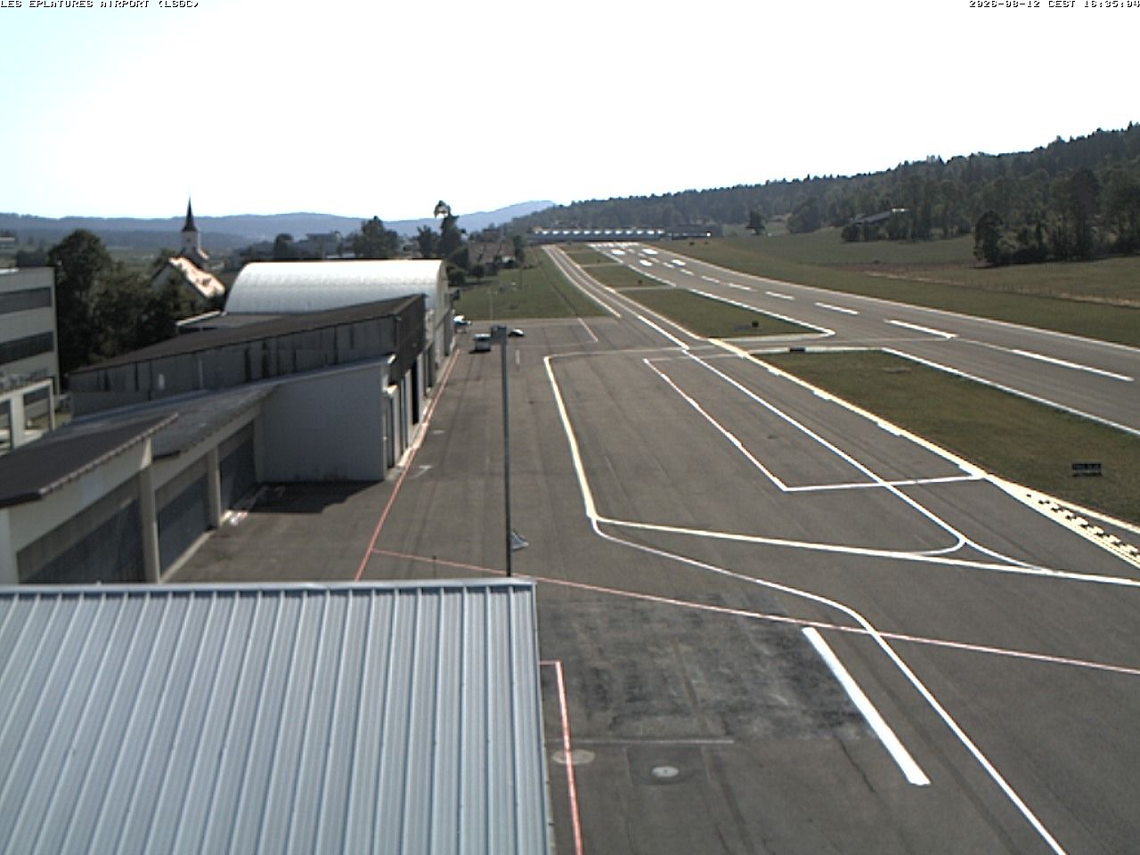 La Chaux-de-Fonds › Südwesten: Airport Les Eplatures - Temples des Éplatures