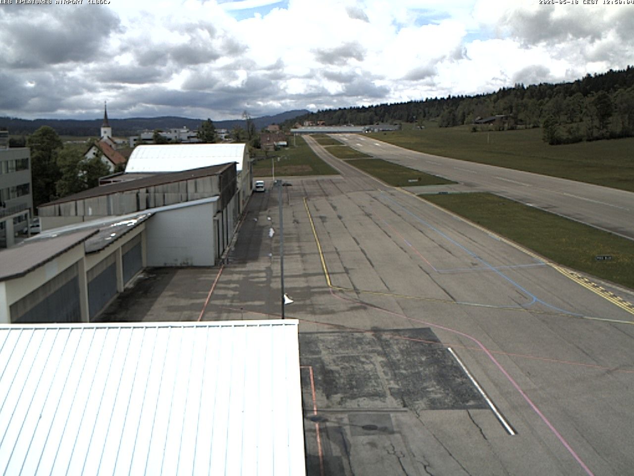La Chaux-de-Fonds › Südwesten: Airport Les Eplatures - Temples des Éplatures