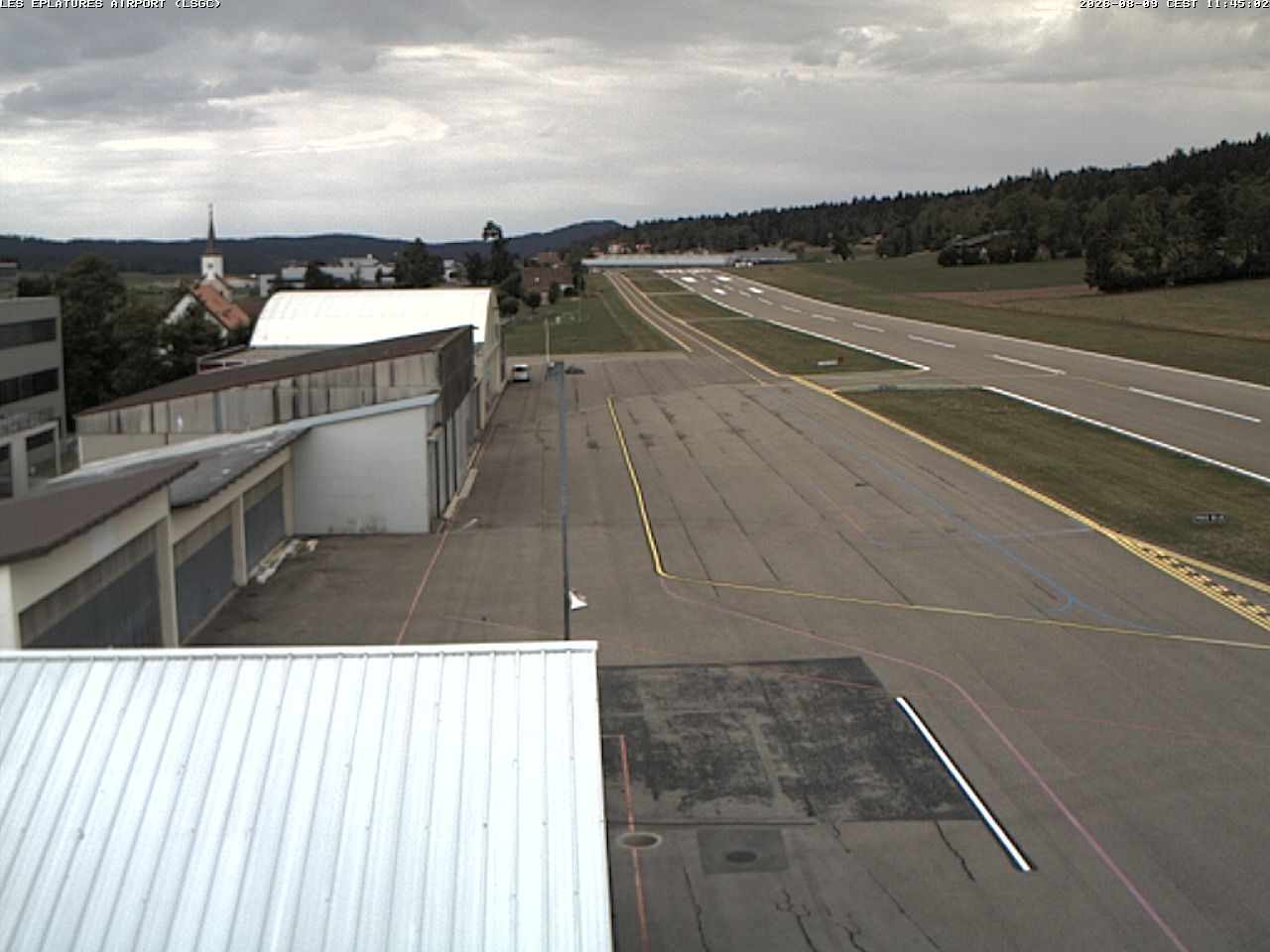 La Chaux-de-Fonds › Südwesten: Airport Les Eplatures - Temples des Éplatures