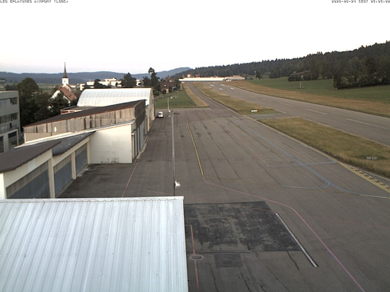 La Chaux-de-Fonds › Südwesten: Airport Les Eplatures - Temples des Éplatures