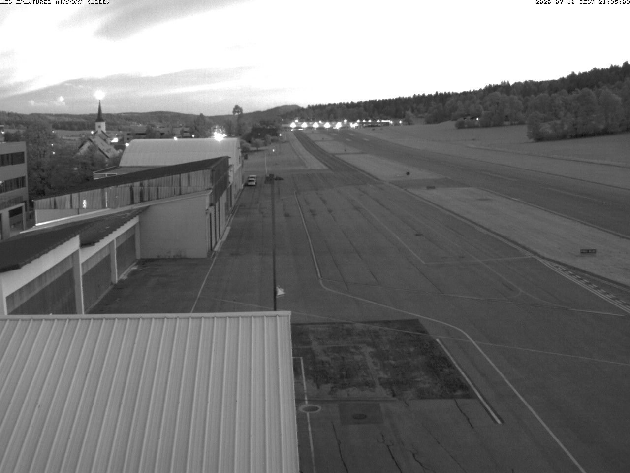 La Chaux-de-Fonds › Südwesten: Airport Les Eplatures - Temples des Éplatures
