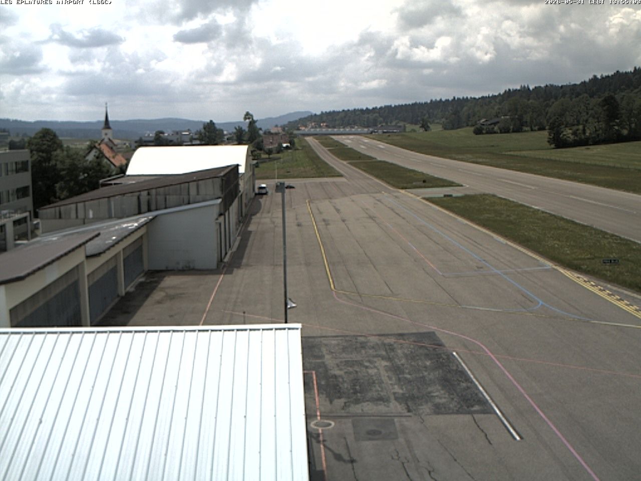 La Chaux-de-Fonds › Südwesten: Airport Les Eplatures - Temples des Éplatures