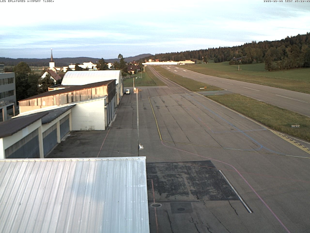 La Chaux-de-Fonds › Südwesten: Airport Les Eplatures - Temples des Éplatures