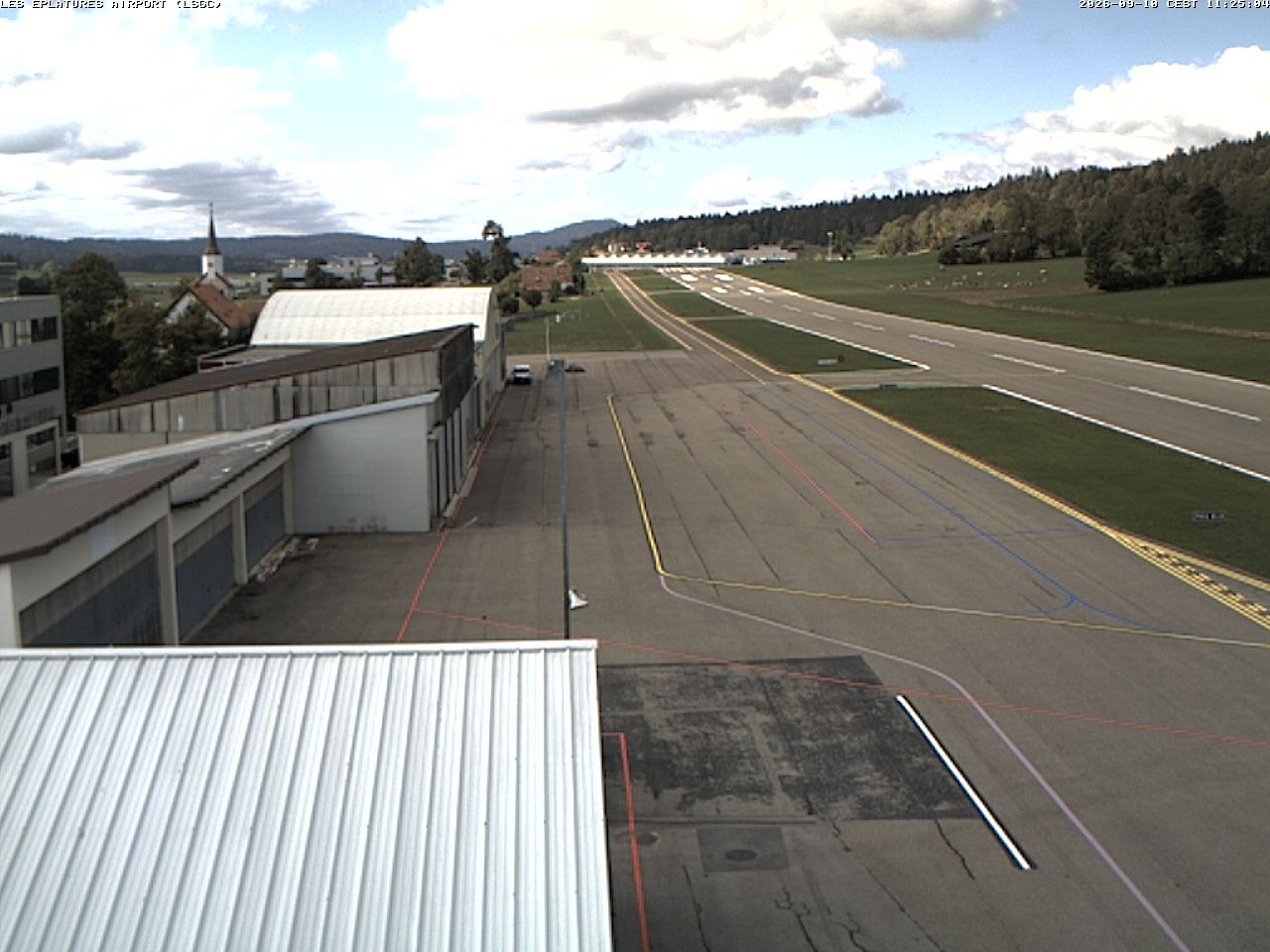 La Chaux-de-Fonds › Südwesten: Airport Les Eplatures - Temples des Éplatures