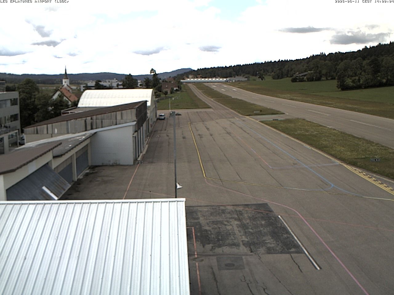 La Chaux-de-Fonds › Südwesten: Airport Les Eplatures - Temples des Éplatures