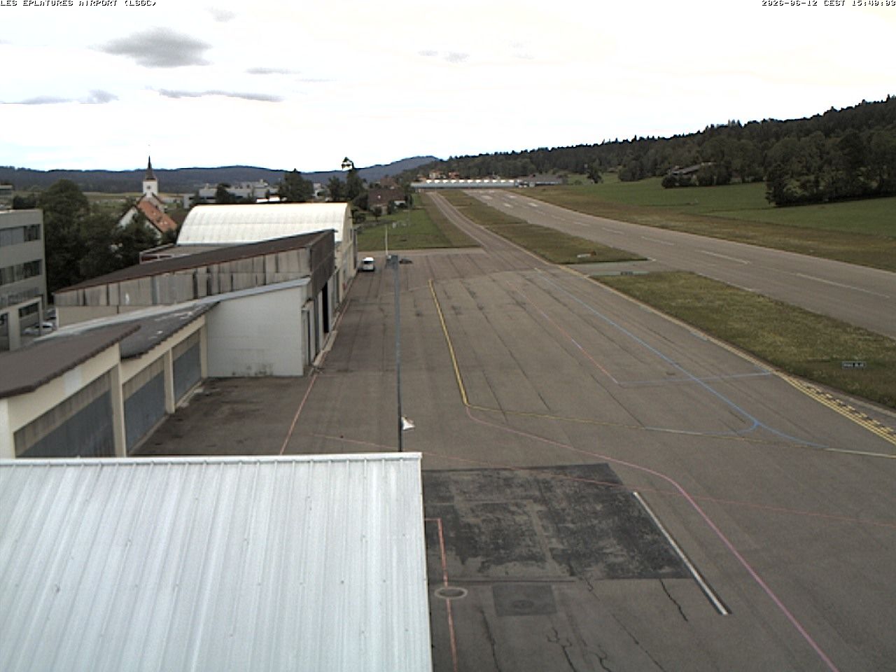 La Chaux-de-Fonds › Südwesten: Airport Les Eplatures - Temples des Éplatures