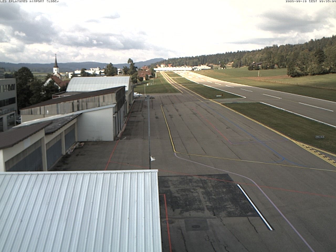 La Chaux-de-Fonds › Südwesten: Airport Les Eplatures - Temples des Éplatures