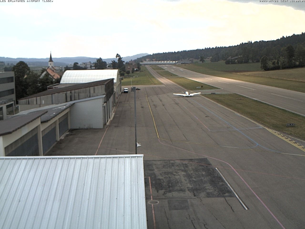 La Chaux-de-Fonds › Südwesten: Airport Les Eplatures - Temples des Éplatures