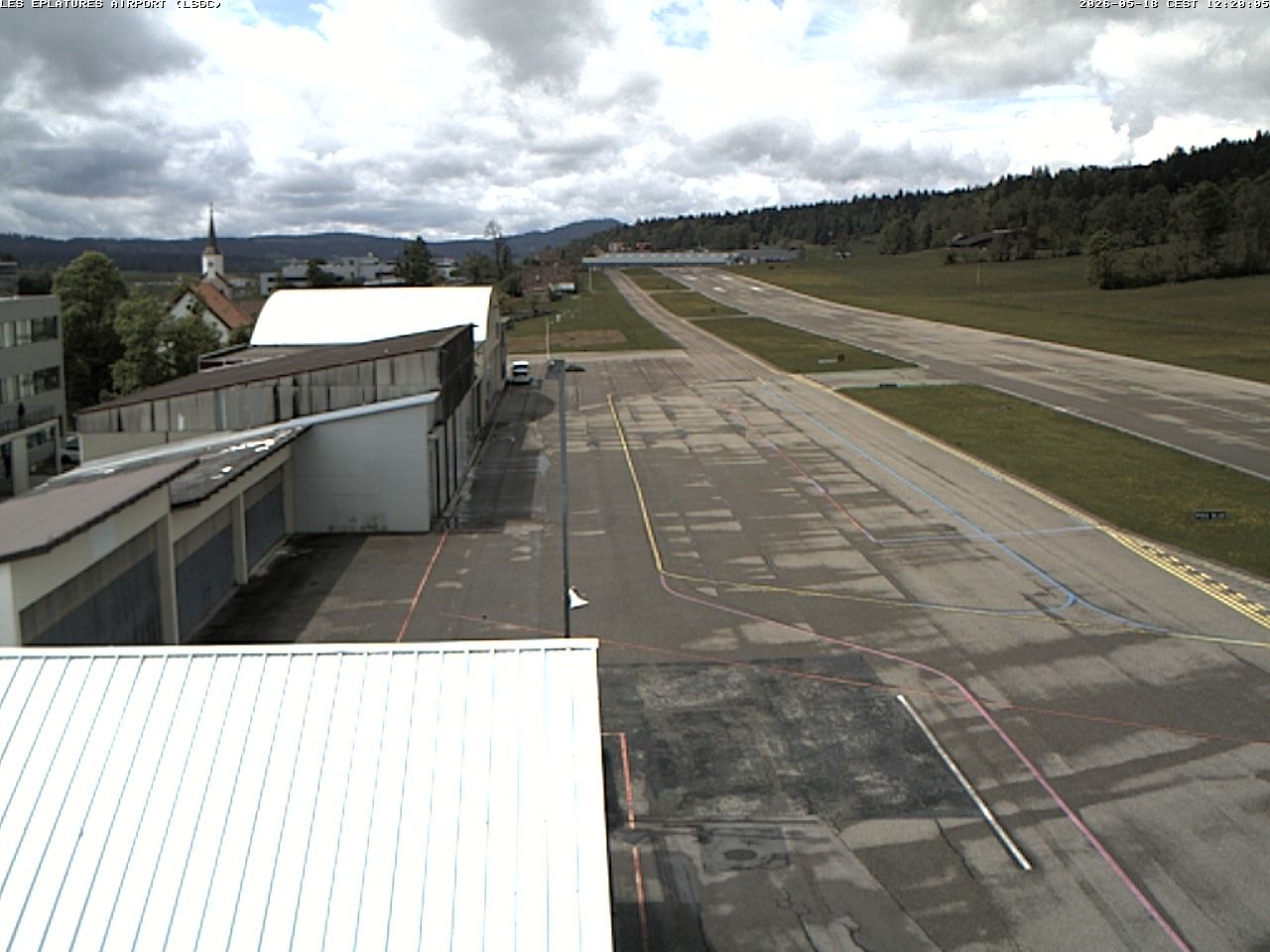 La Chaux-de-Fonds › Südwesten: Airport Les Eplatures - Temples des Éplatures