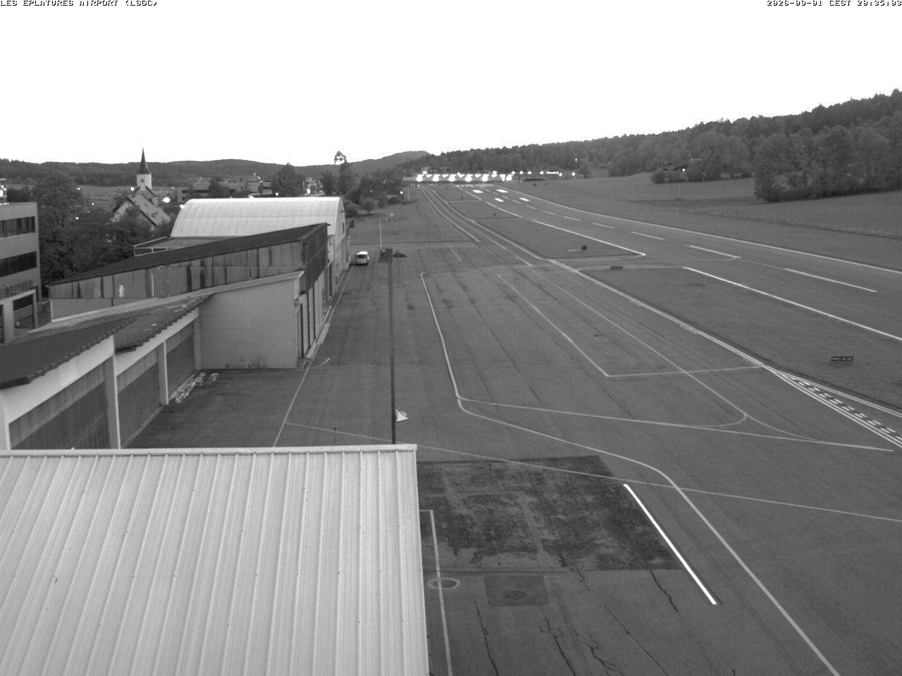 La Chaux-de-Fonds › Südwesten: Airport Les Eplatures - Temples des Éplatures