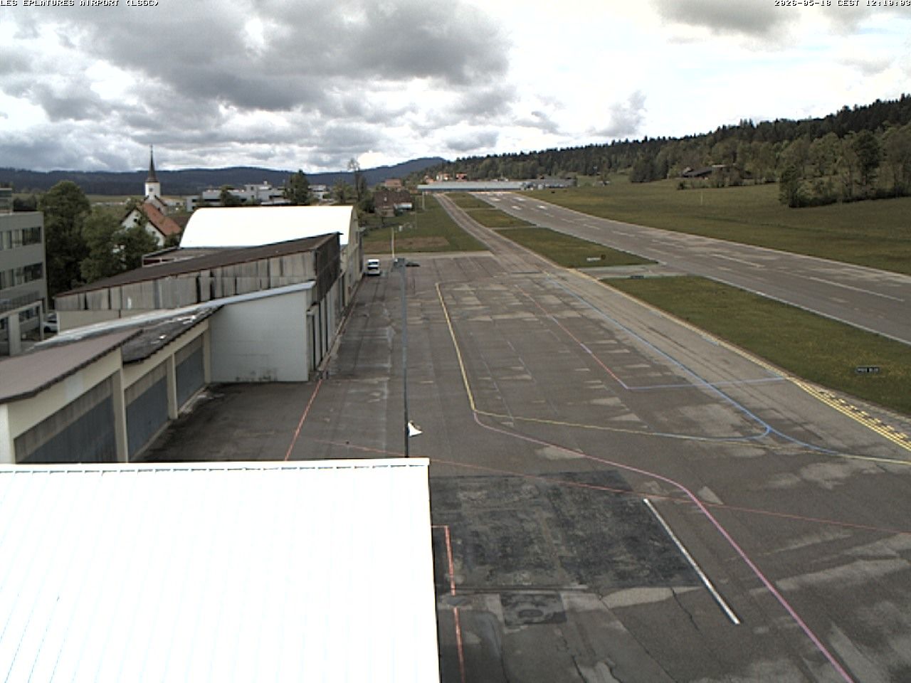 La Chaux-de-Fonds › Südwesten: Airport Les Eplatures - Temples des Éplatures