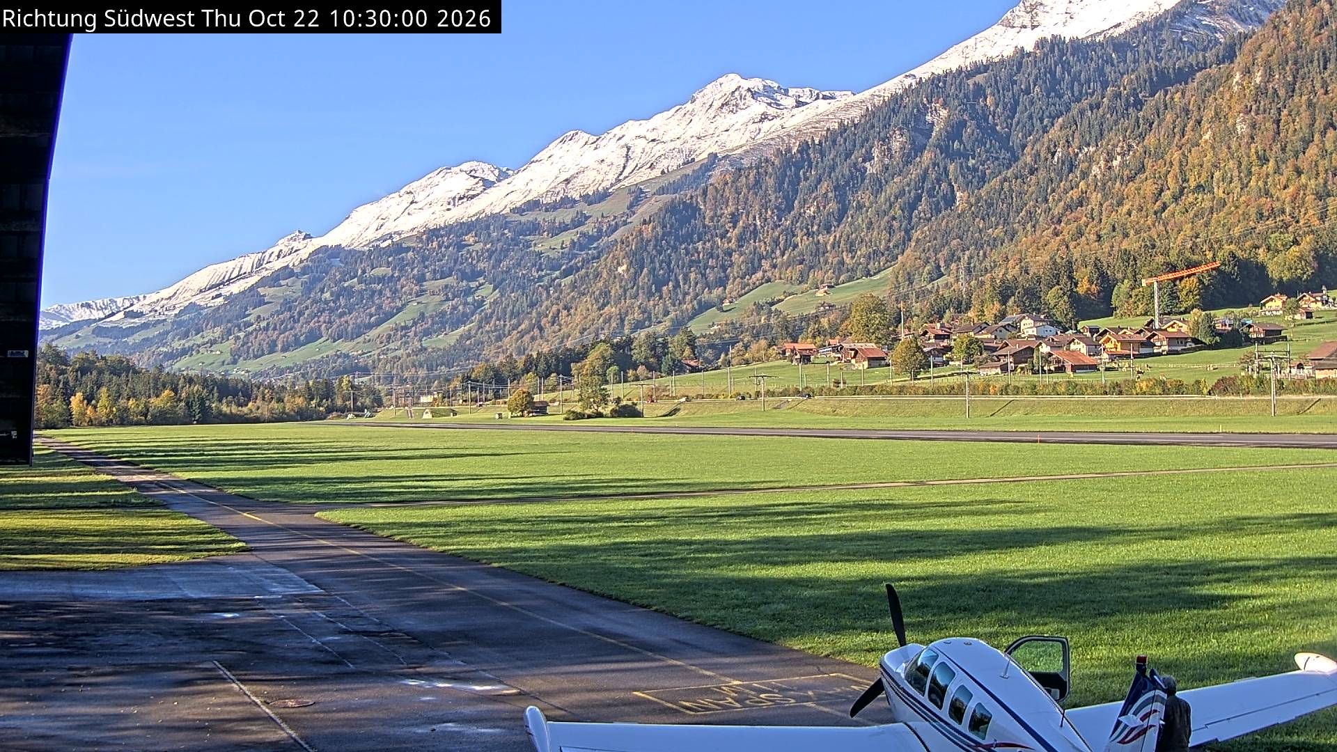 Reichenbach im Kandertal › Westen: Scenic Air Airbase - Skydive by OUTDOOR - Air Base Drop Zone - Flugplatz Reichenbach