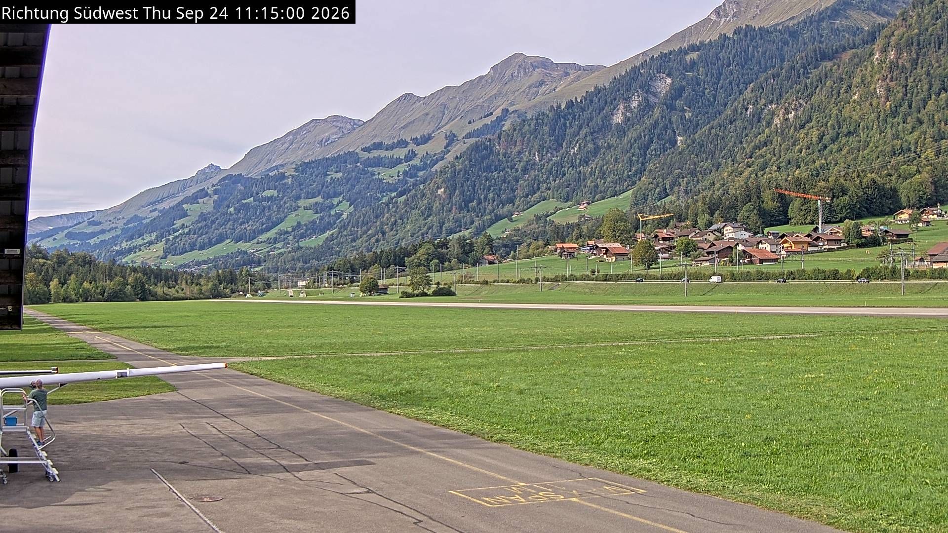 Reichenbach im Kandertal › Westen: Scenic Air Airbase - Skydive by OUTDOOR - Air Base Drop Zone - Flugplatz Reichenbach