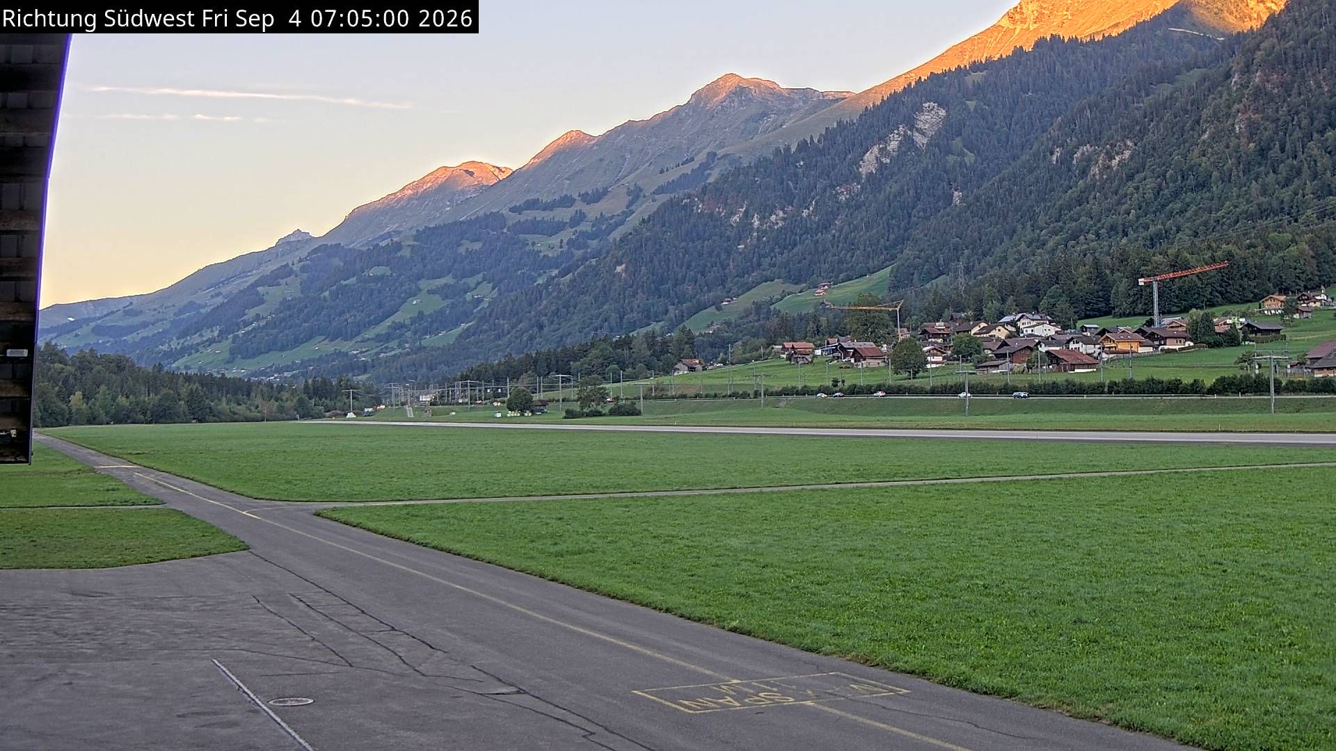 Reichenbach im Kandertal › Westen: Scenic Air Airbase - Skydive by OUTDOOR - Air Base Drop Zone - Flugplatz Reichenbach