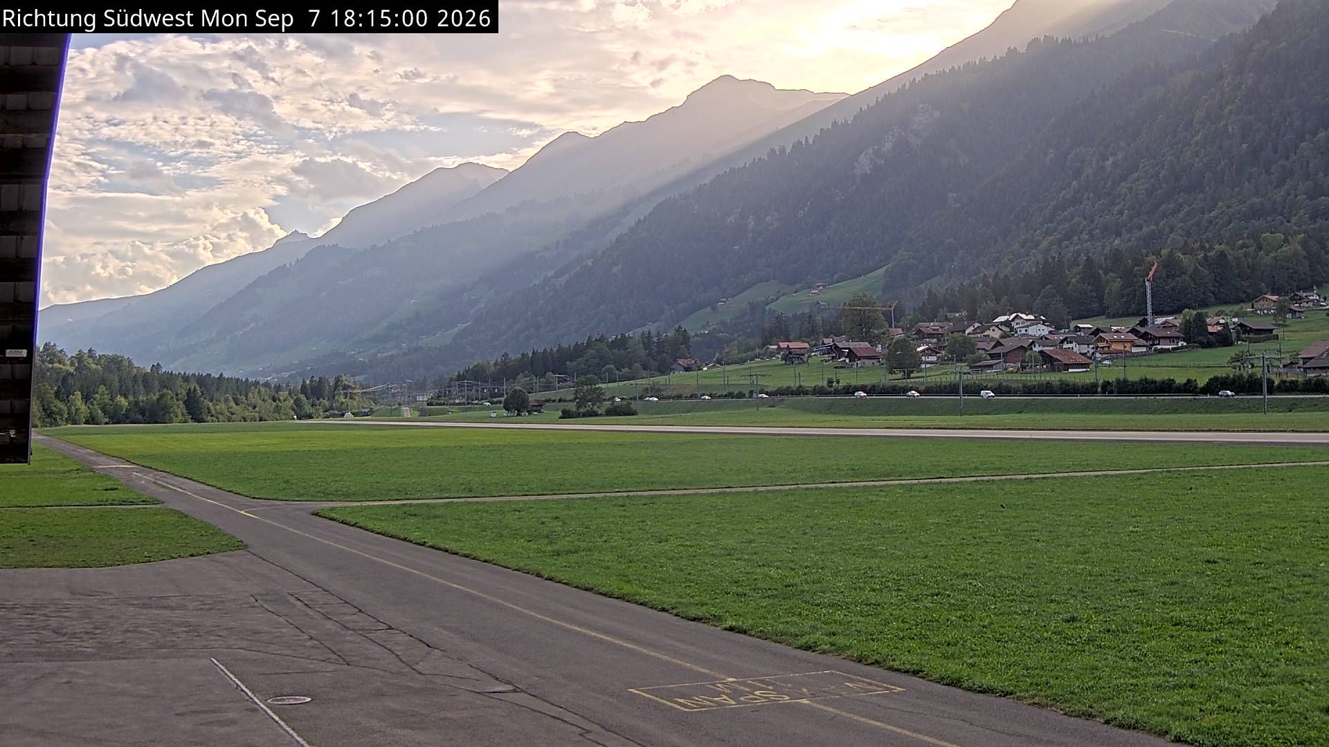 Reichenbach im Kandertal › Westen: Scenic Air Airbase - Skydive by OUTDOOR - Air Base Drop Zone - Flugplatz Reichenbach