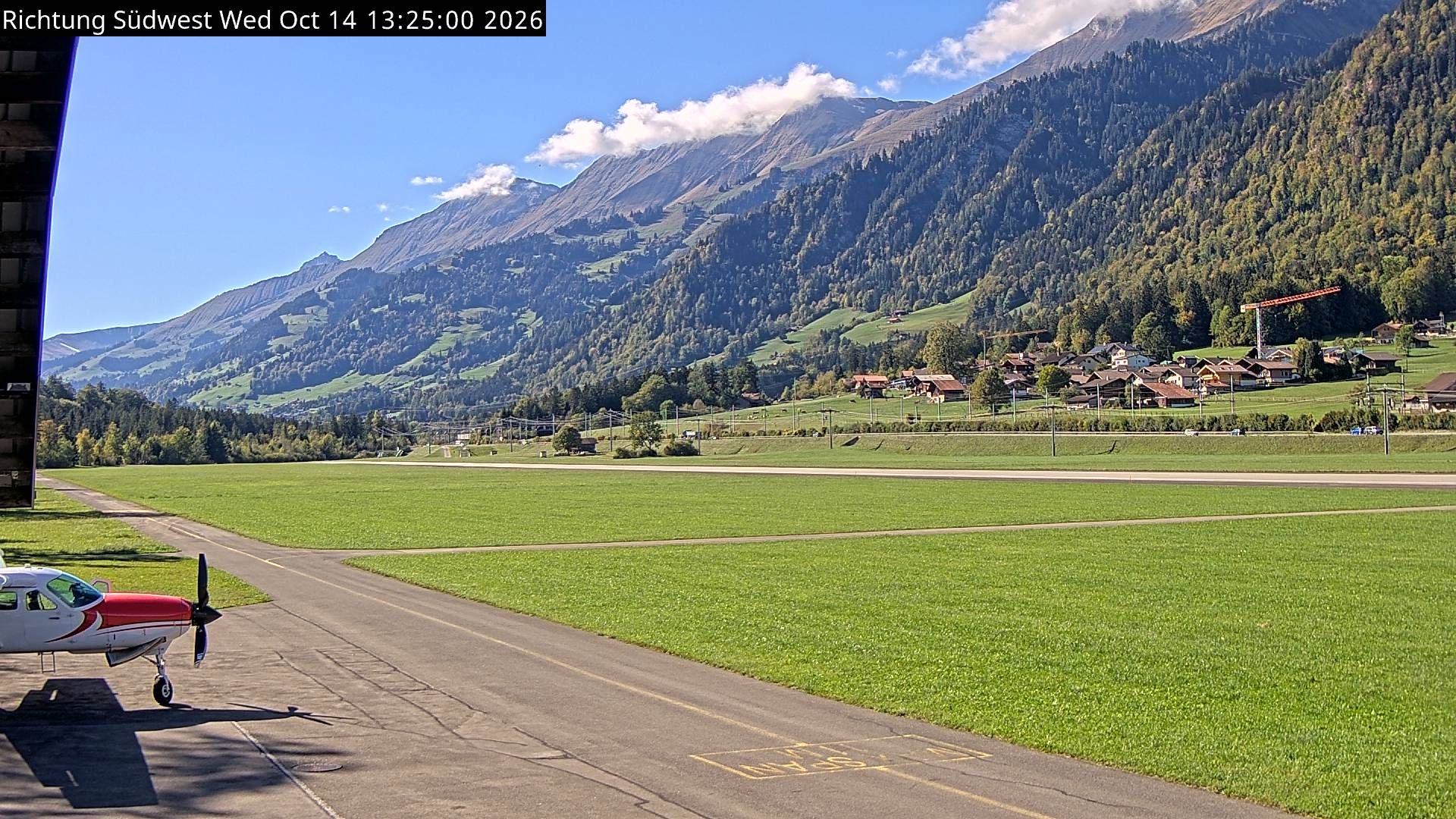 Reichenbach im Kandertal › Westen: Scenic Air Airbase - Skydive by OUTDOOR - Air Base Drop Zone - Flugplatz Reichenbach