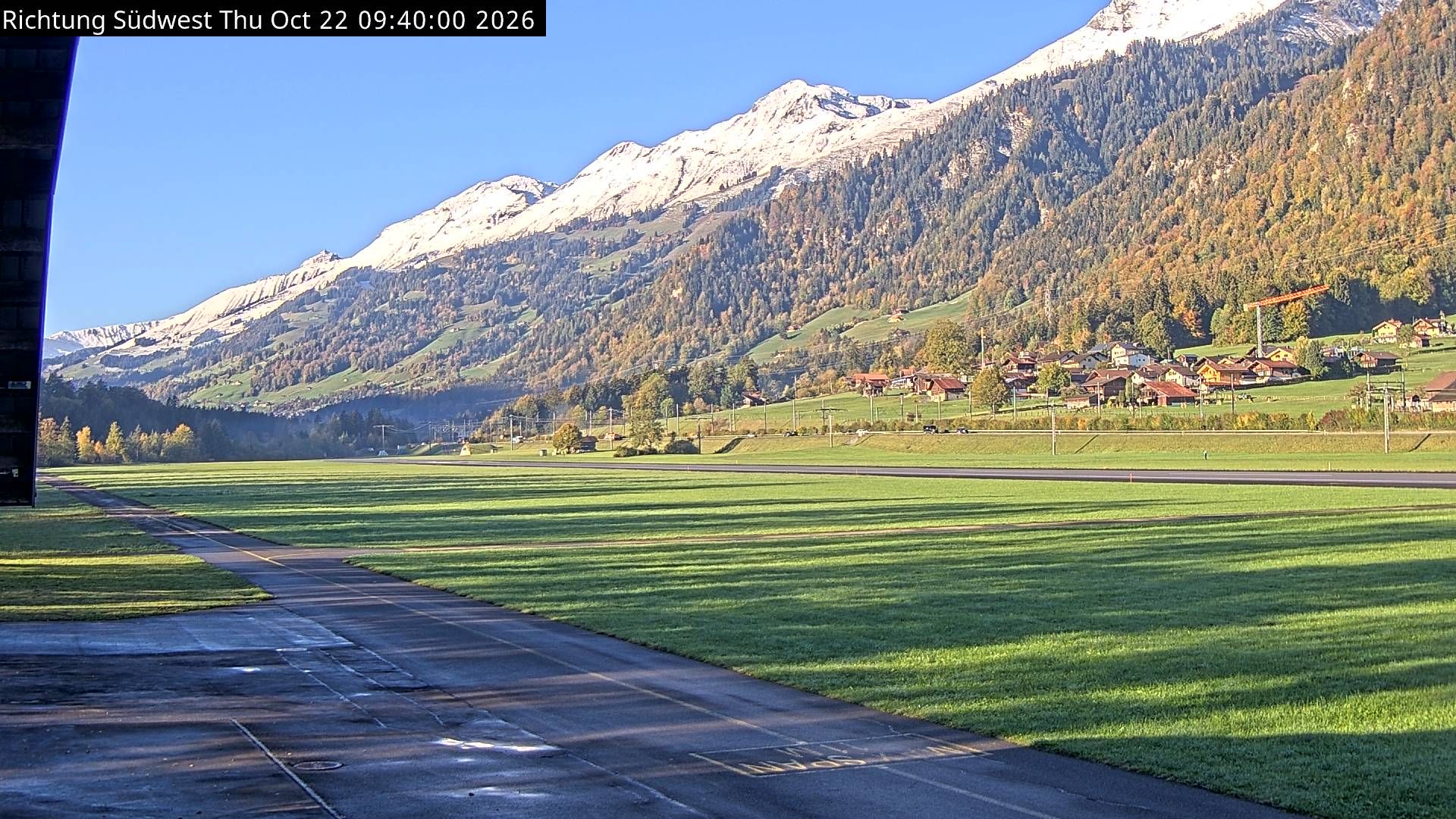 Reichenbach im Kandertal › Westen: Scenic Air Airbase - Skydive by OUTDOOR - Air Base Drop Zone - Flugplatz Reichenbach
