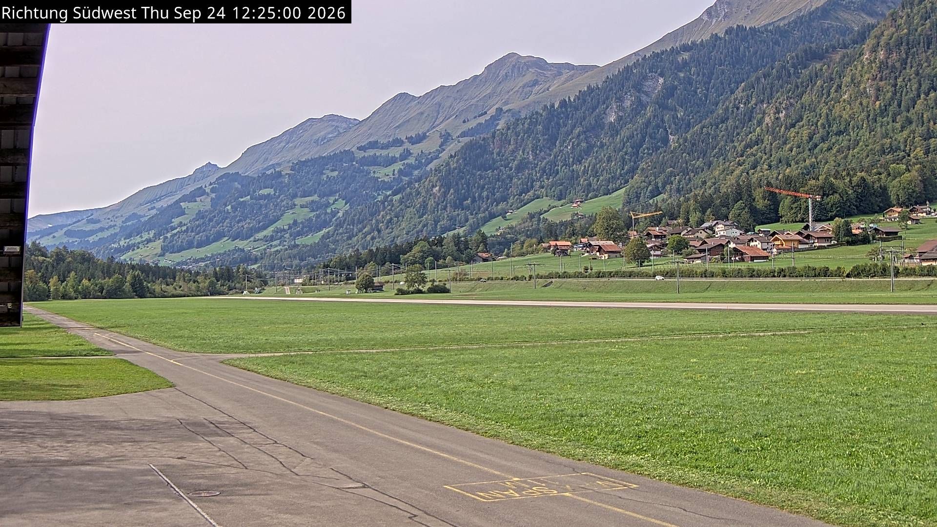 Reichenbach im Kandertal › Westen: Scenic Air Airbase - Skydive by OUTDOOR - Air Base Drop Zone - Flugplatz Reichenbach