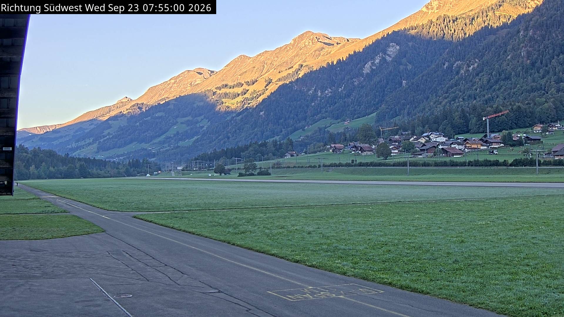 Reichenbach im Kandertal › Westen: Scenic Air Airbase - Skydive by OUTDOOR - Air Base Drop Zone - Flugplatz Reichenbach