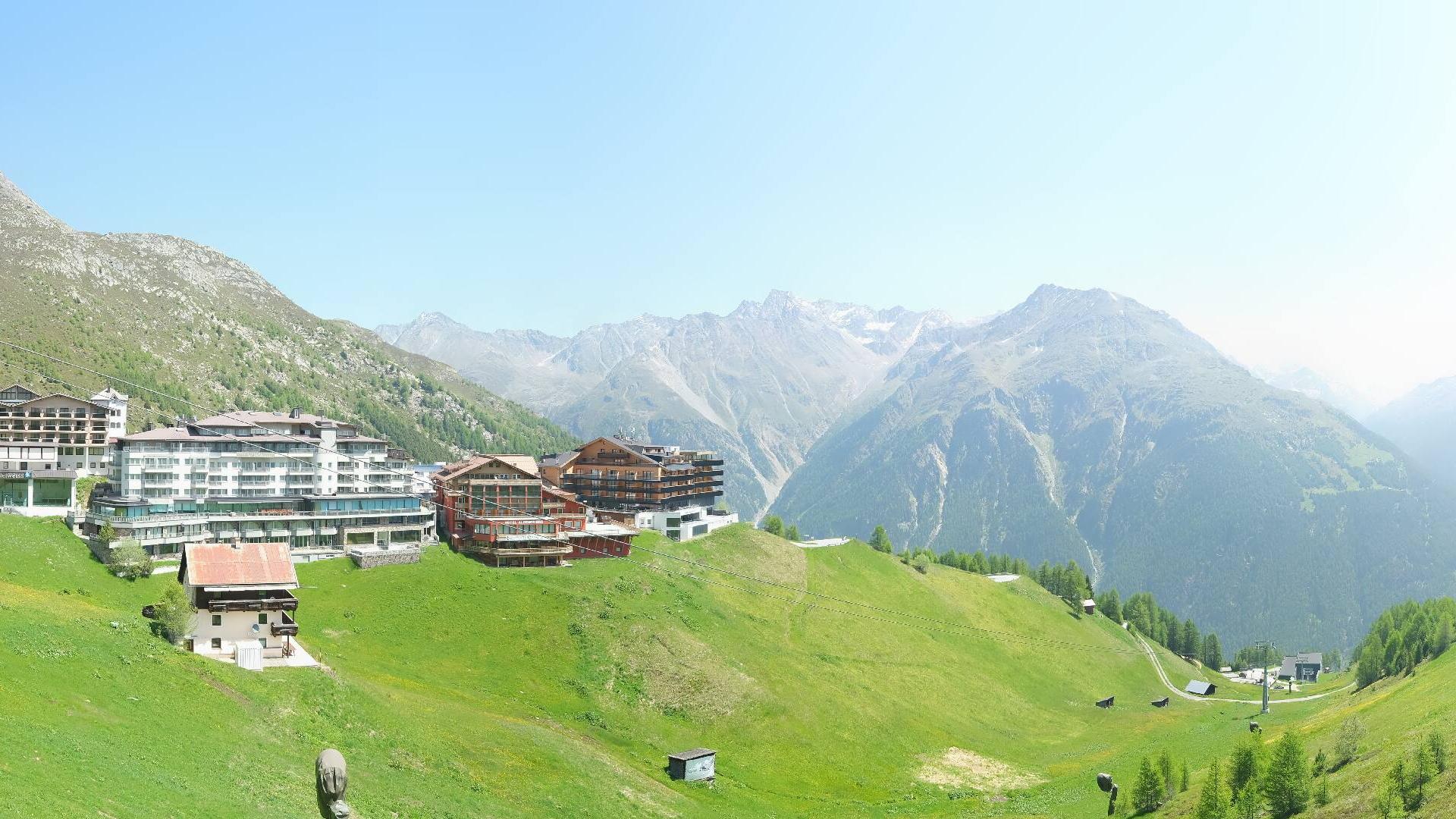 Sölden Mountains: Scenic Landscape Webcam
