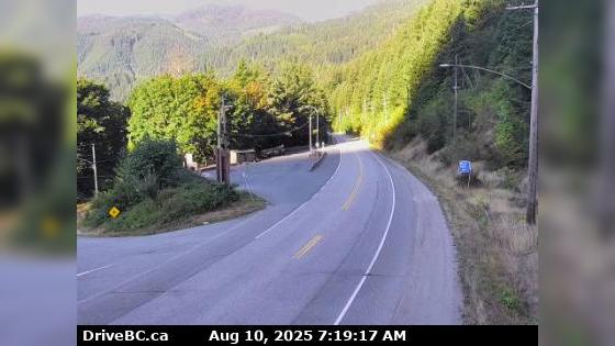 Traffic Cam Area B › South-West: Hwy 1, at Victoria Street in Yale, looking south