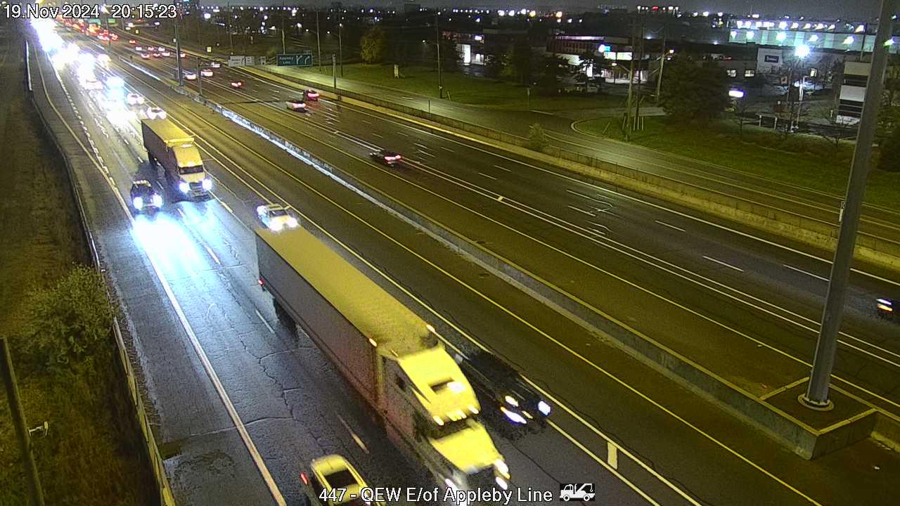Traffic Cam Burlington: QEW between Appleby Line and Burloak Drive