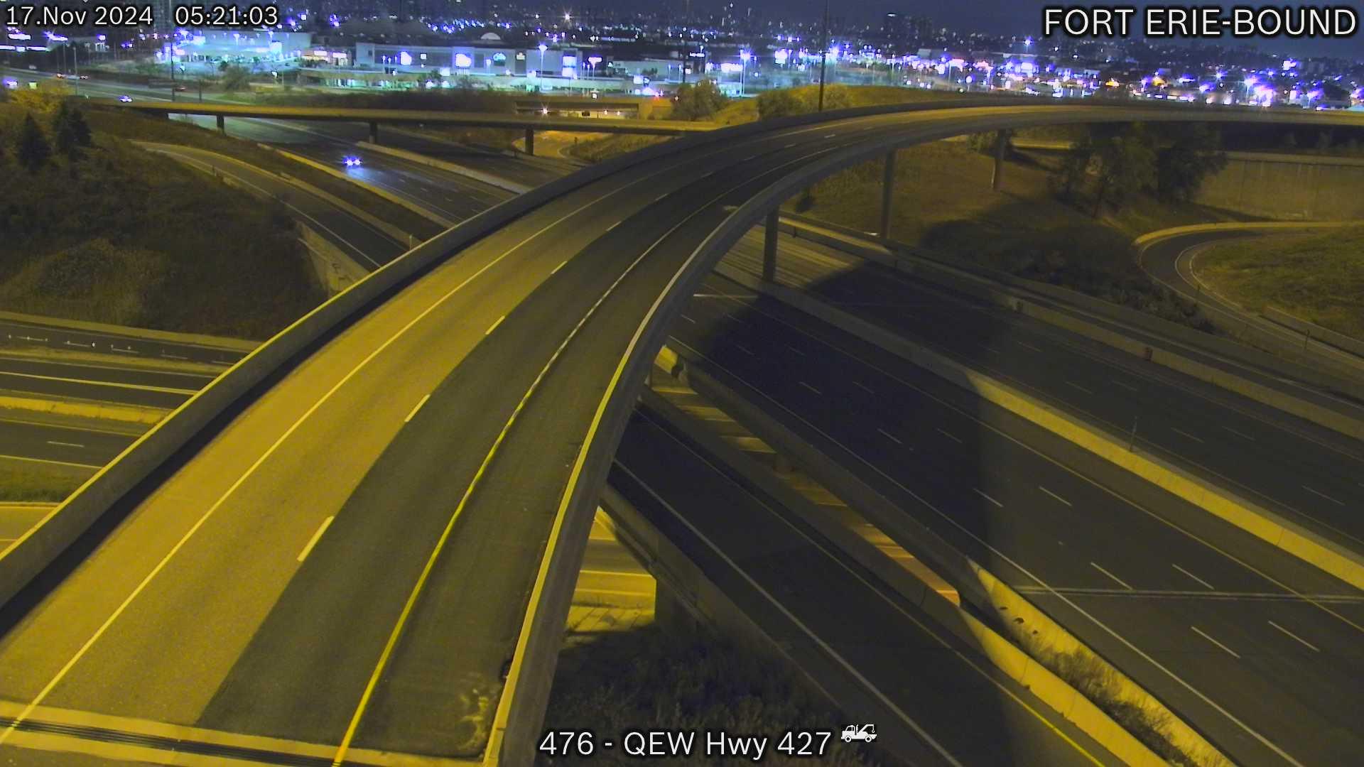 Traffic Cam Etobicoke: QEW south of Highway 427