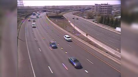 Traffic Cam Hartford: CAM - I-91 NB S/O Exit 29A - S/O Whitehead Hwy
