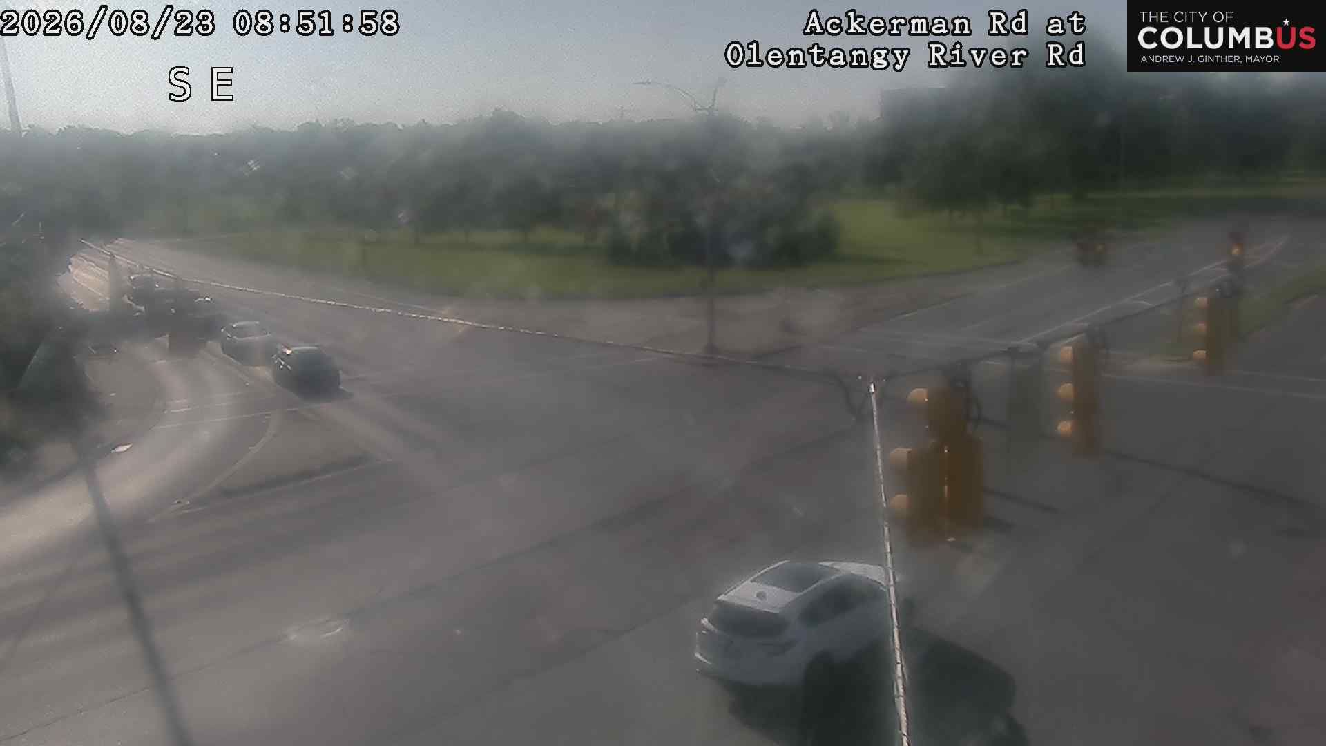 Traffic Cam Columbus: City of - Ackerman Rd at Olentangy River Rd