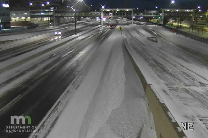 Traffic Cam Duluth: I-35: I-35 NB @ 5th Ave