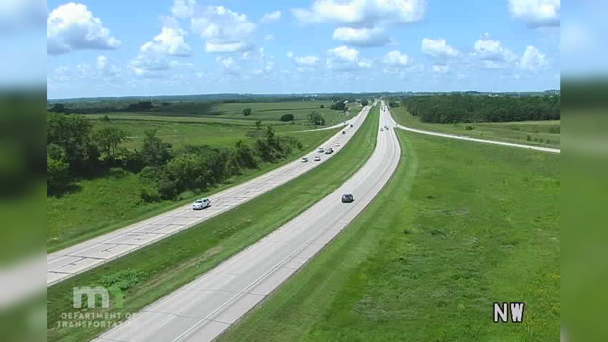 Traffic Cam Oronoco: US 52: T.H.52 NB N Jct C.S.A.H.12 EB (MP 68.0)