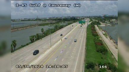 Traffic Cam Galveston › South: I-45 Gulf @ Causeway (W)