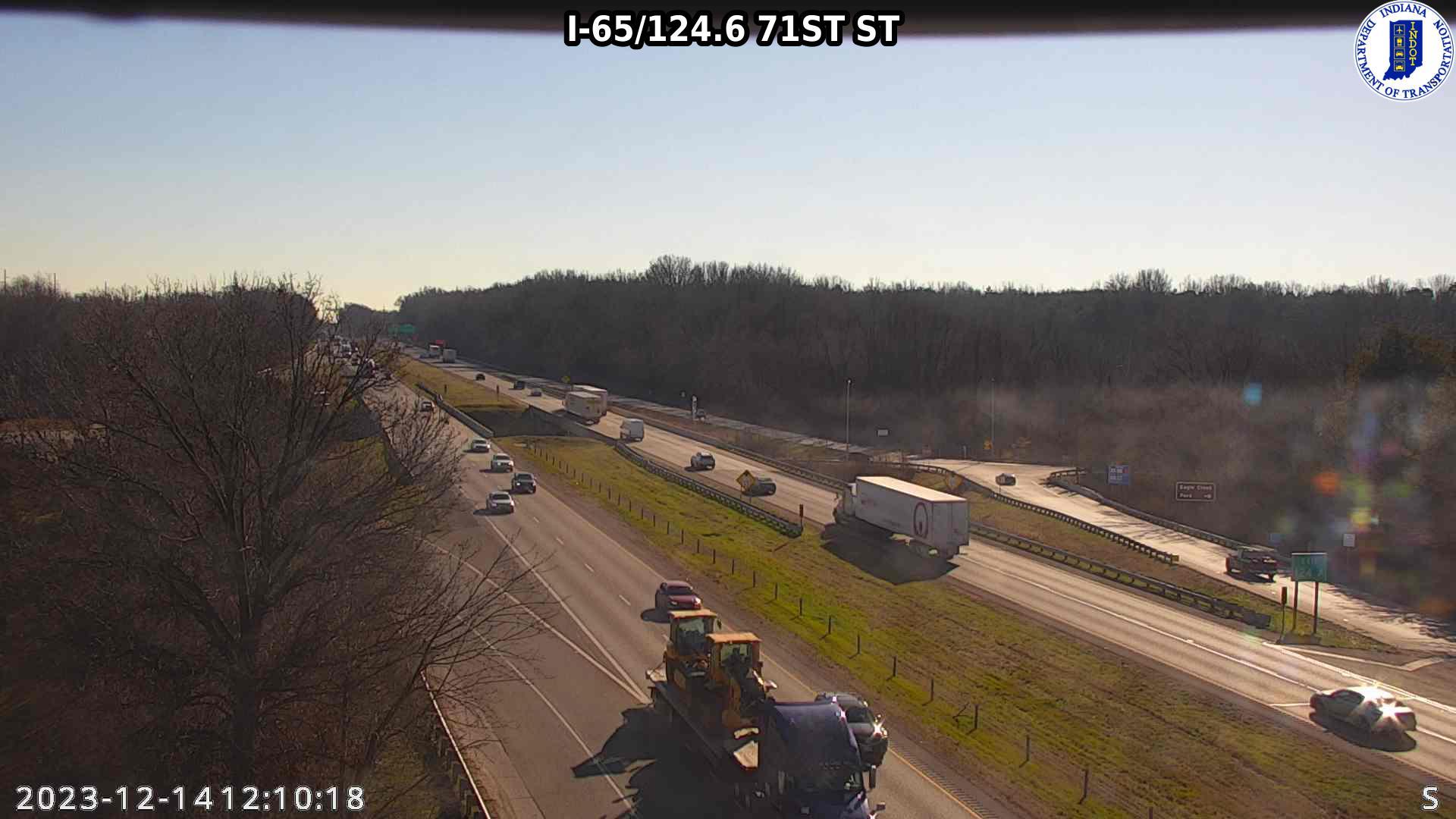 Traffic Cam Indianapolis: I-65: I-65/124.6 71ST ST