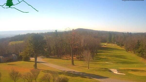 Traffic Cam Redwood Valley: North Carolina - Boone - Roaring Gap Clup