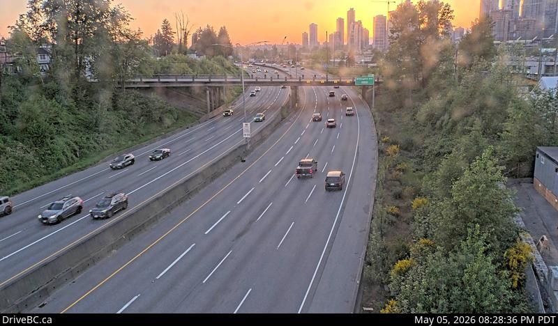Traffic Cam Burnaby › West: Hwy 1 at Douglas Rd overpass, looking west