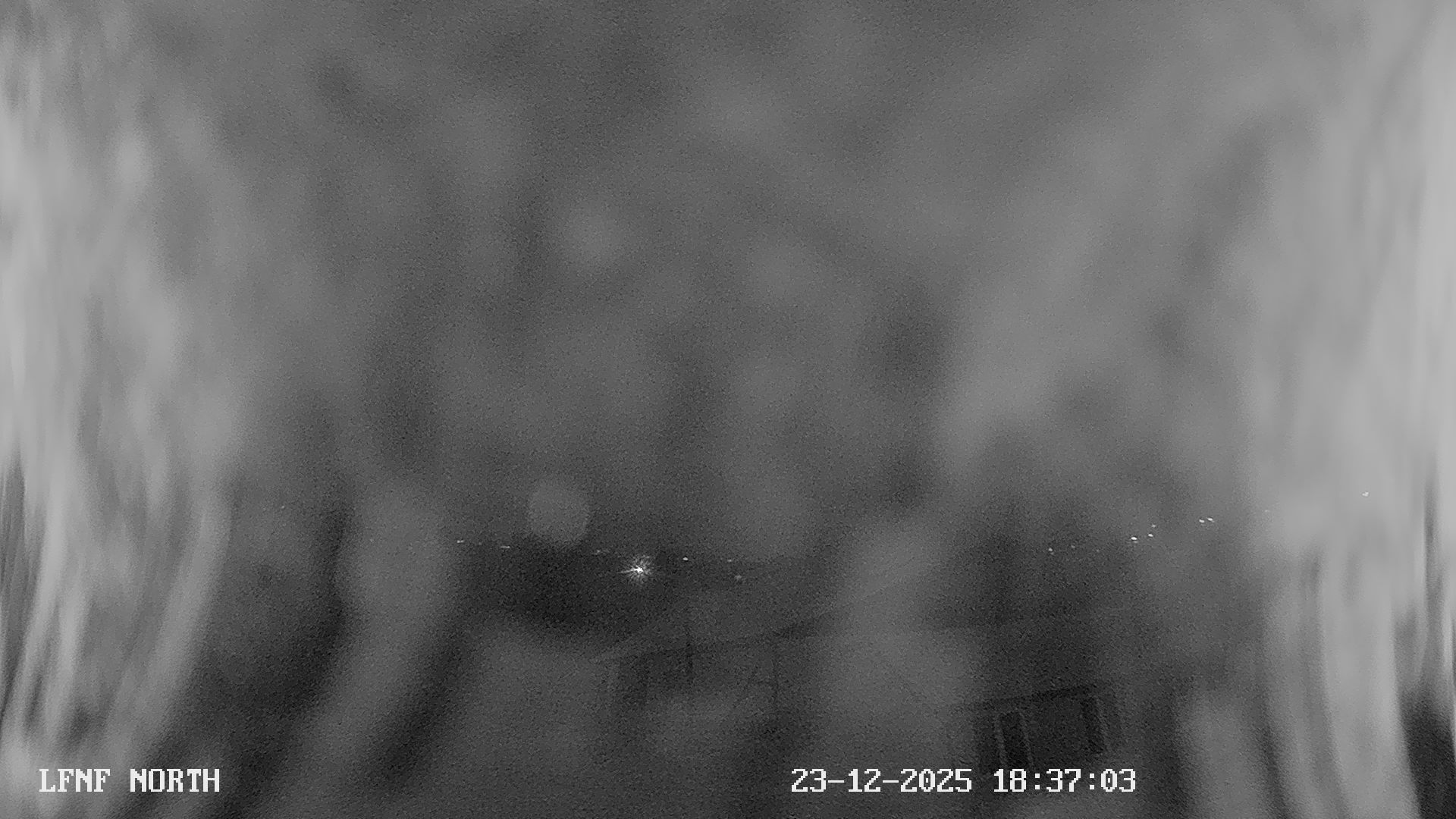 Traffic Cam Vinon › North: Vinon aerodrome (LFNF)