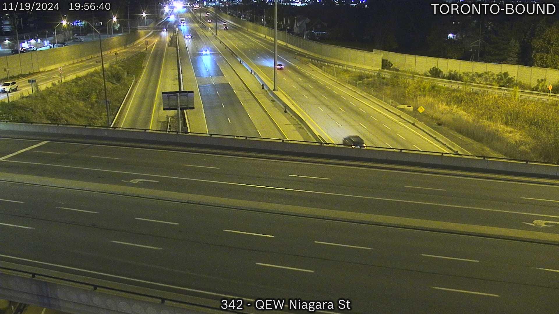 Niagara Street Overpass: Traffic & Landscape Webcam