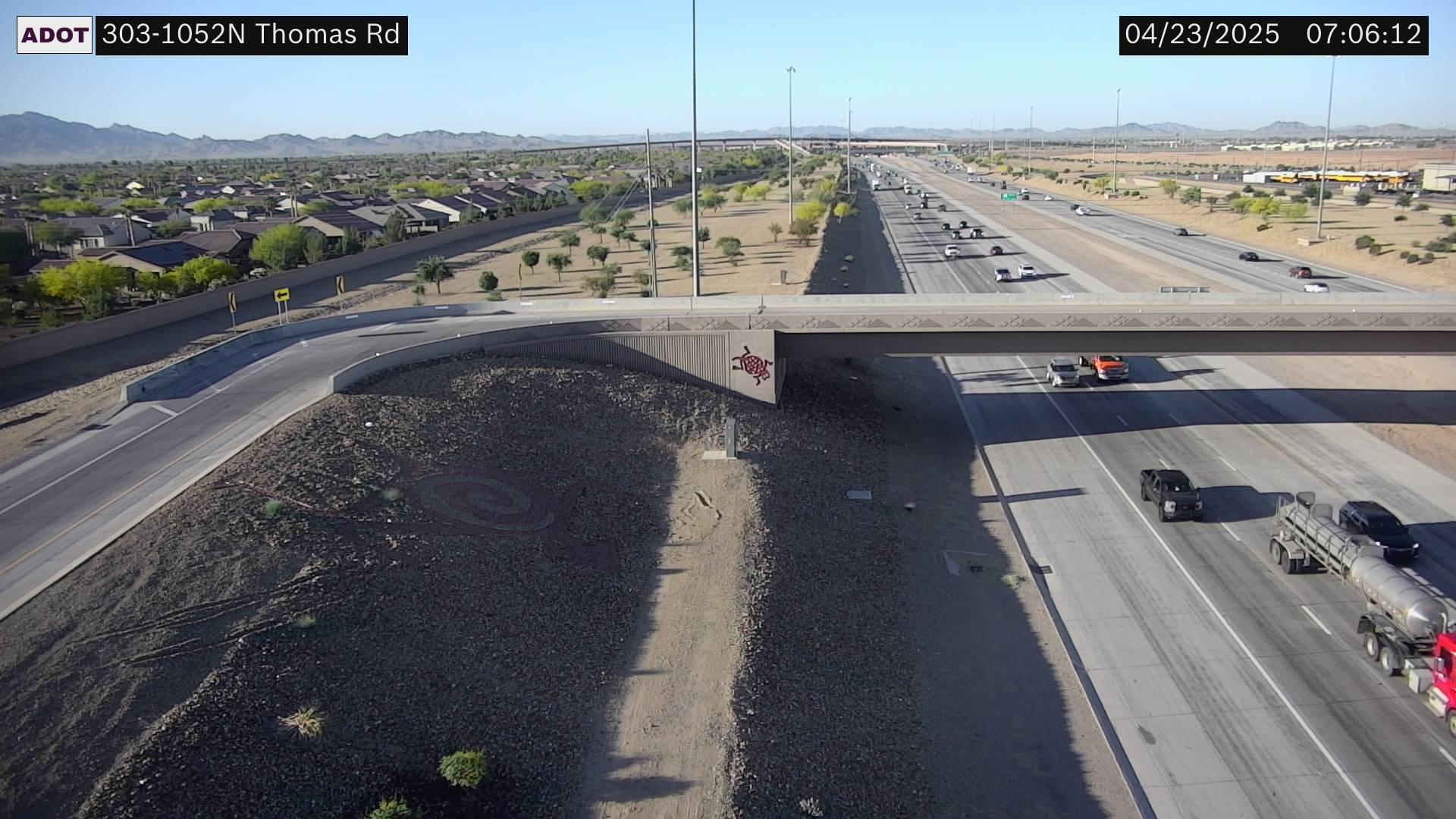 Traffic Cam Goodyear › North: L-303 NB 105.24 @THOMAS