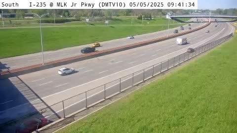 Des Moines Traffic: I-235 @ MLK Webcam