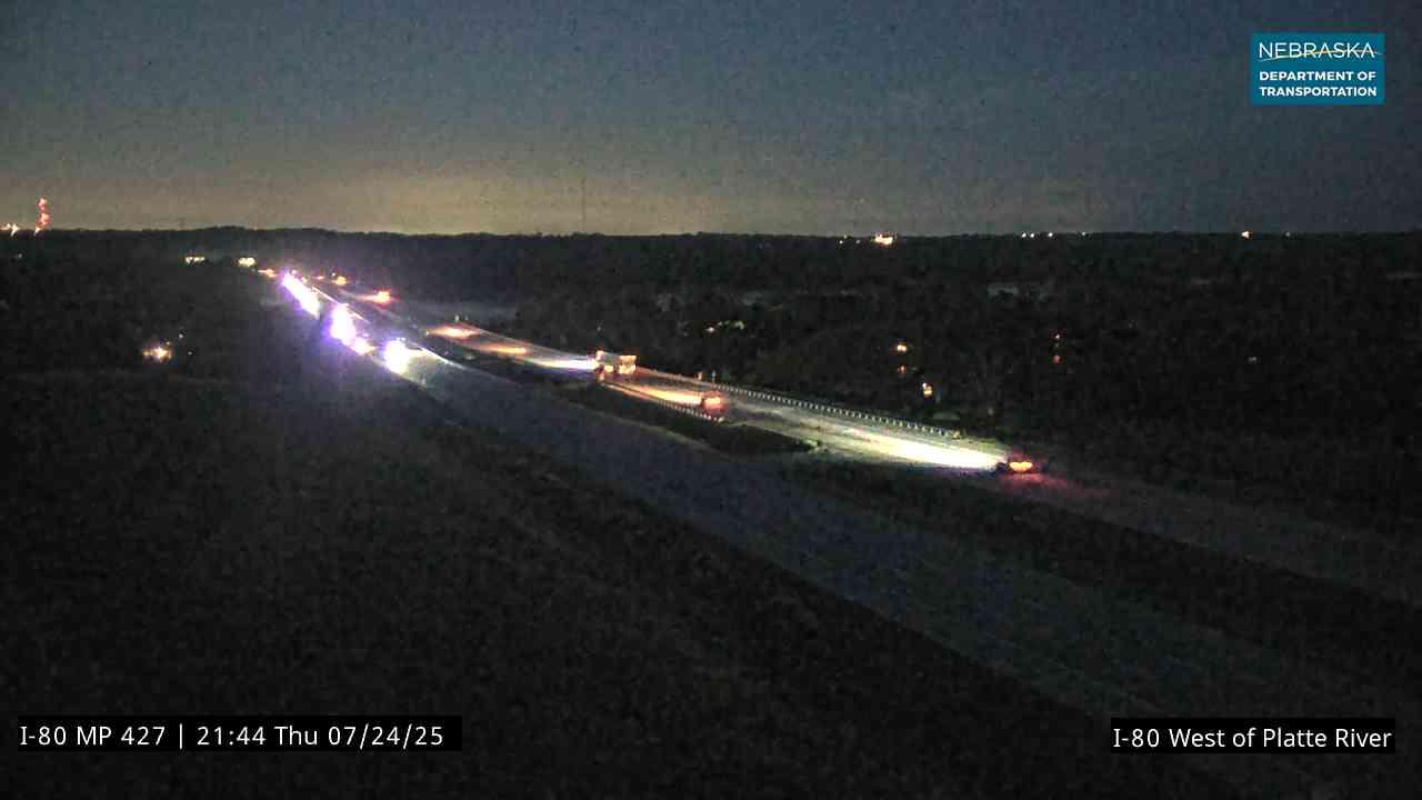 Traffic Cam South Bend: I-80: Mahoney Park W of Omaha: 80 east of exit